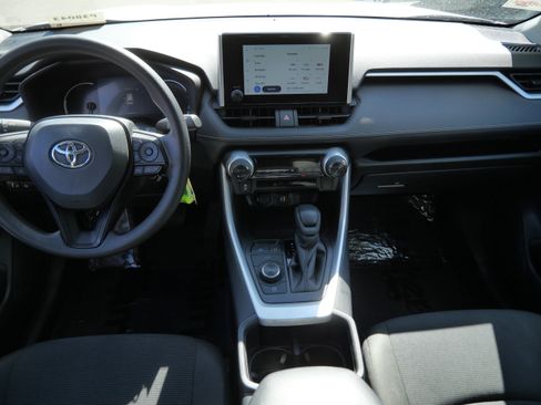 Certified 2025 Toyota RAV4 LE AWD/4WD image 11