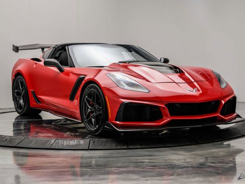 Used 2019 Chevrolet Corvette ZR1 RWD image 31