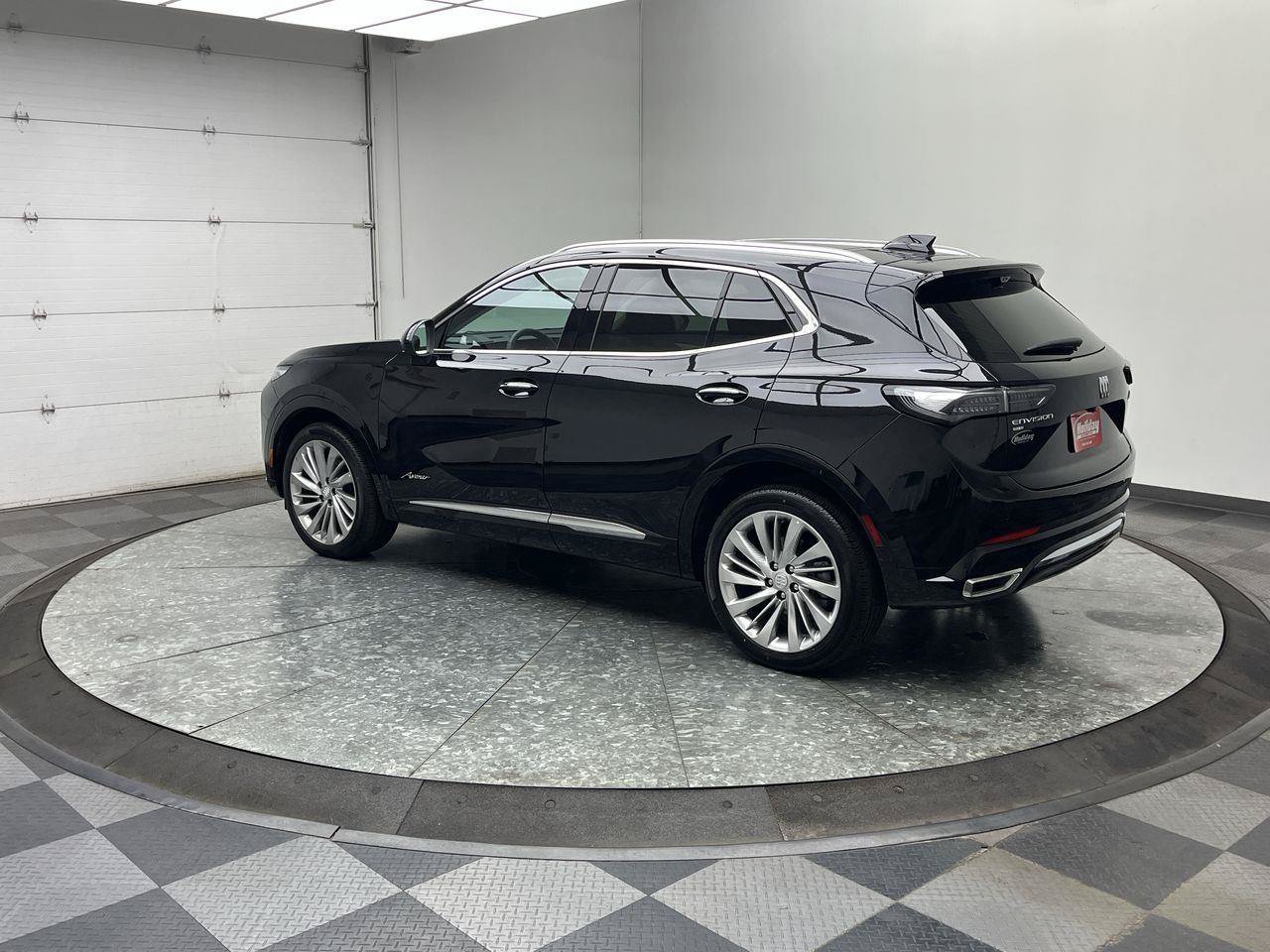 Used 2026 Buick Envision Avenir AWD/4WD image 2