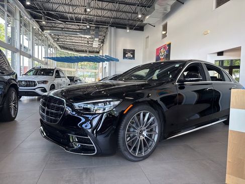 New 2025 Mercedes-Benz S 580 4MATIC Sedan image 4