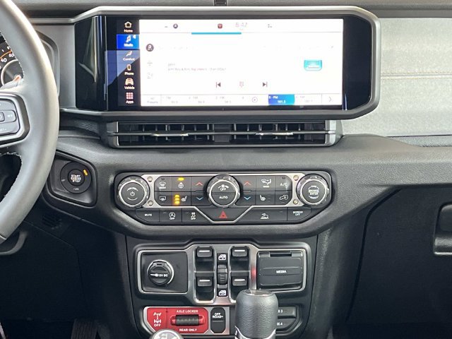 New 2026 Jeep Gladiator Sport AWD/4WD image 16