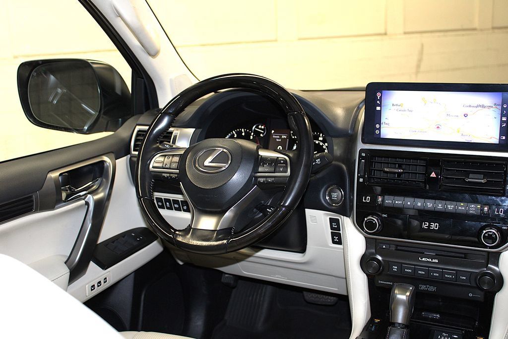 Used 2022 Lexus GX 460 Premium w/ Premium Plus Package AWD/4WD image 14