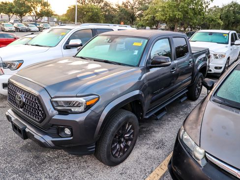 Used 2021 Toyota Tacoma Limited w/ Nightshade Package AWD/4WD image 3