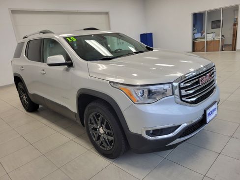 Used 2019 GMC Acadia SLT image 4
