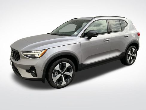 New 2026 Volvo XC40 B5 Plus w/ Protection Package Premier image 19