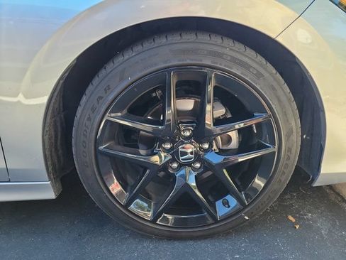 Used 2025 Honda Civic Sport image 2