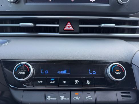 Certified 2023 Hyundai Elantra SEL FWD image 11