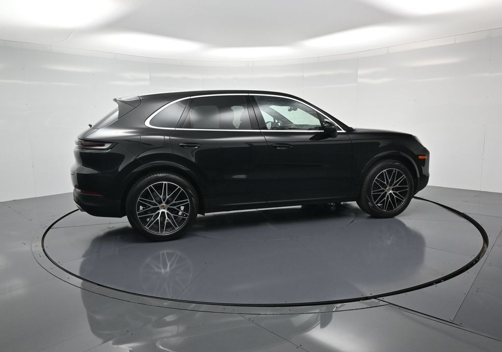 Certified 2026 Porsche Cayenne AWD/4WD image 31