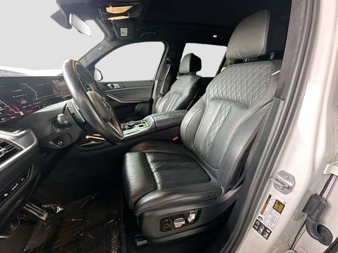 Certified 2025 BMW X7 M60i AWD/4WD image 22