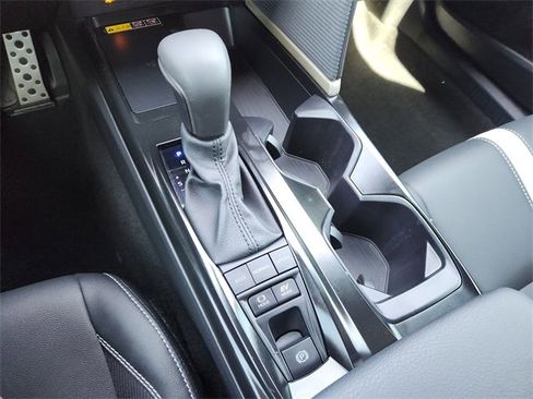 Used 2025 Toyota Camry SE image 16