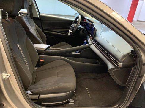 Used 2023 Hyundai Elantra SEL w/ Convenience Package image 53