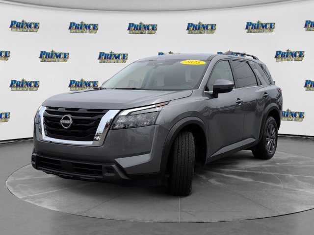 Used 2025 Nissan Pathfinder SV AWD/4WD image 13