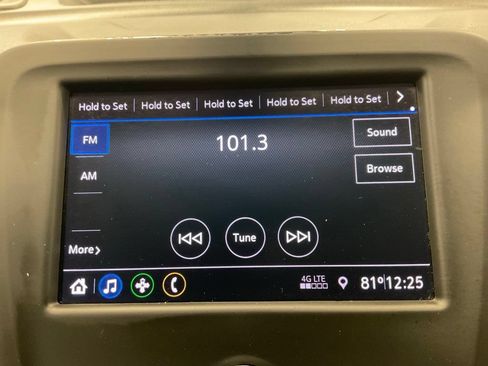 Used 2020 Chevrolet Equinox LS w/ LS Convenience Package AWD/4WD image 16