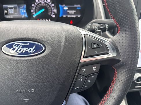 Used 2024 Ford Edge ST-Line w/ Class II Trailer Tow Package AWD/4WD image 12