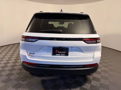 New 2025 Jeep Grand Cherokee 4WD image 7