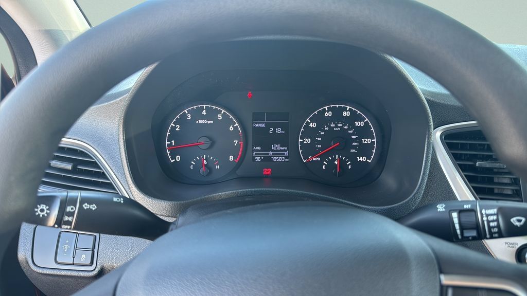 Used 2019 Hyundai Accent SE FWD image 29