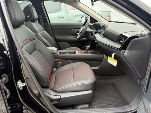 Certified 2025 Nissan Kicks SR w/ SR Premium Package image 28