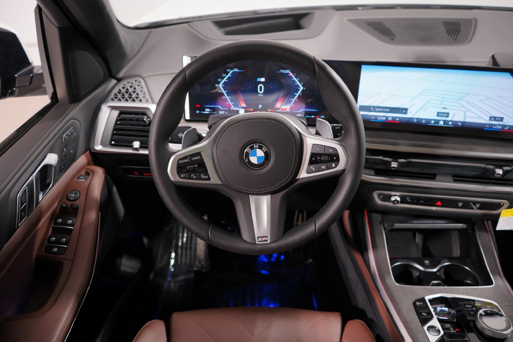 Used 2026 BMW X7 xDrive40i w/ M Sport Package AWD/4WD image 13