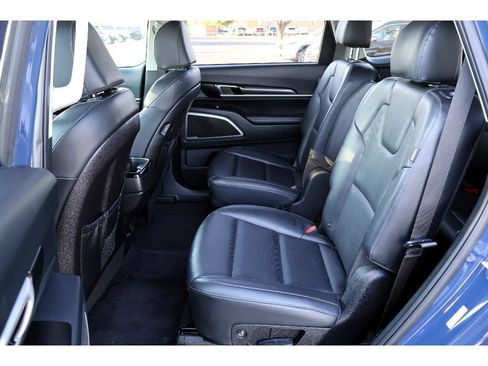 Used 2025 Kia Telluride S AWD/4WD image 26