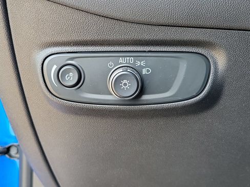 Used 2024 Chevrolet Equinox LT w/ LPO, Floor Liner Package FWD image 18