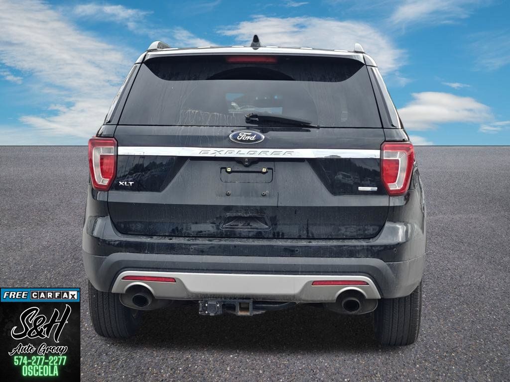 Used 2016 Ford Explorer XLT w/ Equipment Group 202A AWD/4WD image 14