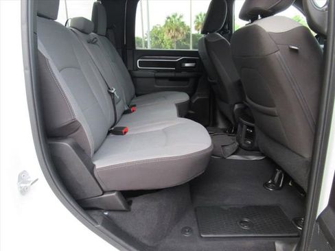 Used 2024 RAM 2500 Big Horn AWD/4WD image 30