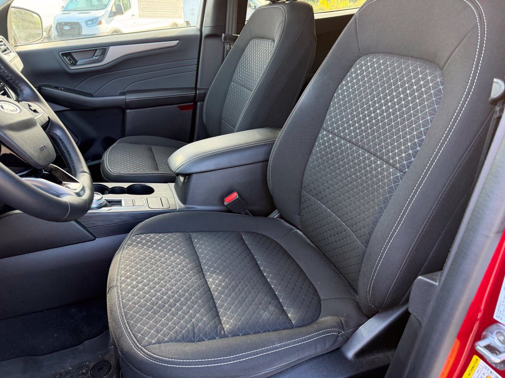 Certified 2023 Ford Escape Active AWD/4WD image 10