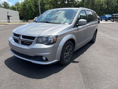Used 2018 Dodge Grand Caravan GT FWD image 3