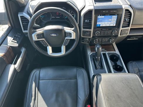 Used 2017 Ford F150 Lariat image 23