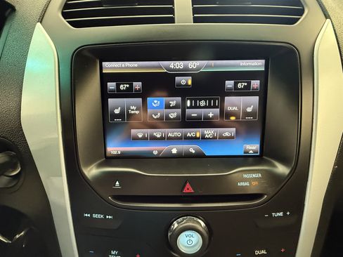 Used 2015 Ford Explorer XLT w/ Equipment Group 202B image 31