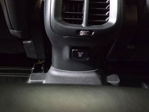 Used 2015 Jeep Cherokee Limited image 32