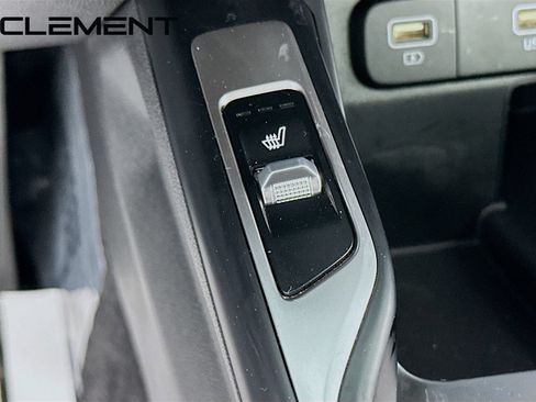 Used 2022 Kia Sorento S FWD image 23