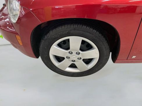 Used 2010 Chevrolet HHR LS image 17