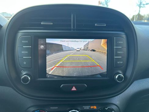 Used 2025 Kia Soul LX w/ LX Technology Package image 24