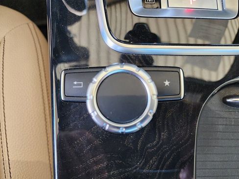 Used 2020 Mercedes-Benz SLC 300 w/ Premium Package image 63