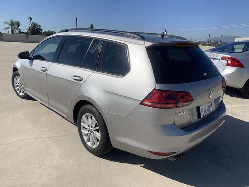 Used 2016 Volkswagen Golf S image 9