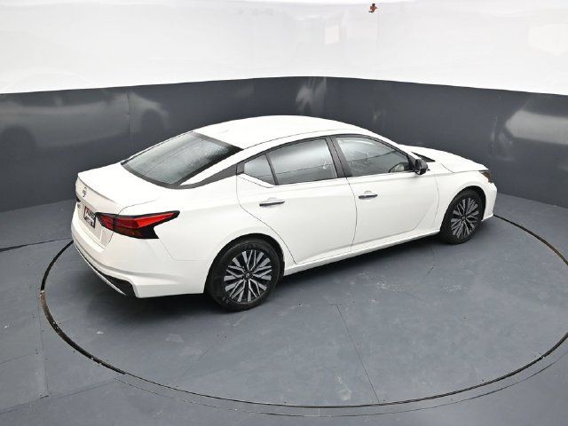 Used 2025 Nissan Altima 2.5 SV FWD image 38