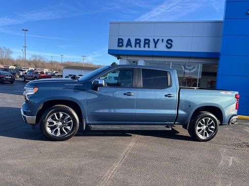 Used 2024 Chevrolet Silverado 1500 LT image 2