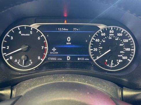 Used 2022 Nissan Sentra SV w/ SV Premium Package FWD image 25