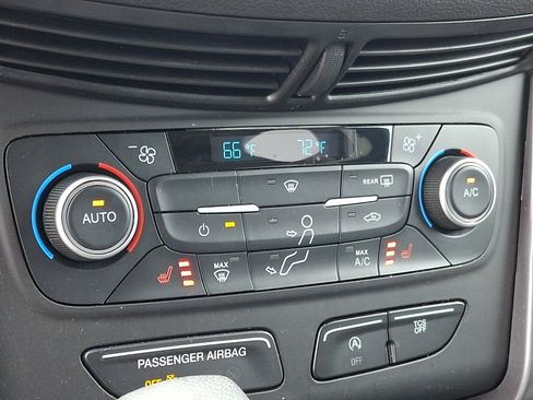 Used 2018 Ford Escape SE AWD/4WD image 16
