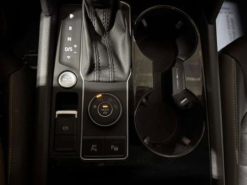 Used 2021 Volkswagen Atlas SEL Premium image 24