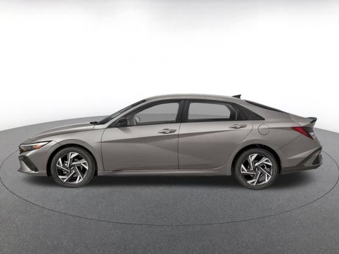 Used 2026 Hyundai Elantra Sport FWD image 3