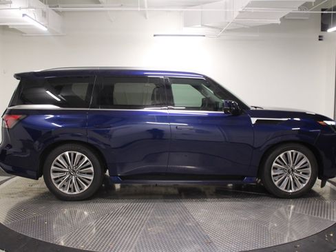 New 2025 INFINITI QX80 Luxe image 8