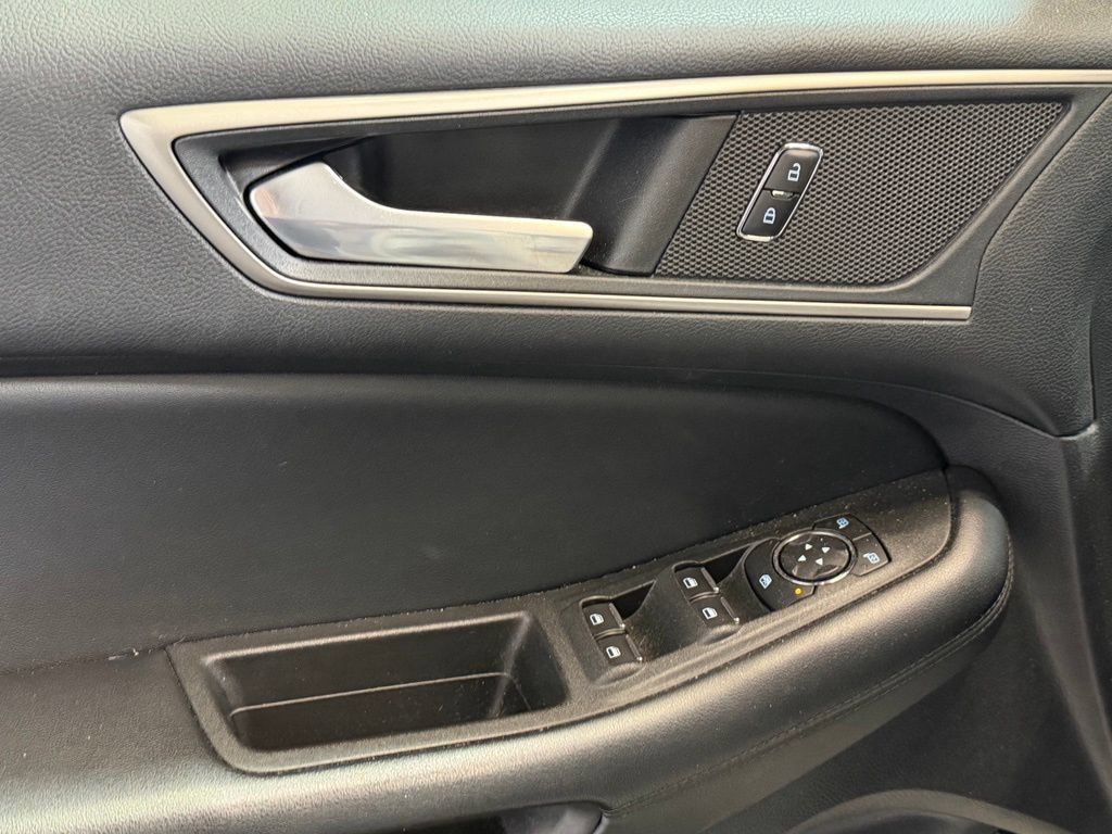 Used 2022 Ford Edge SEL w/ Convenience Package AWD/4WD image 16