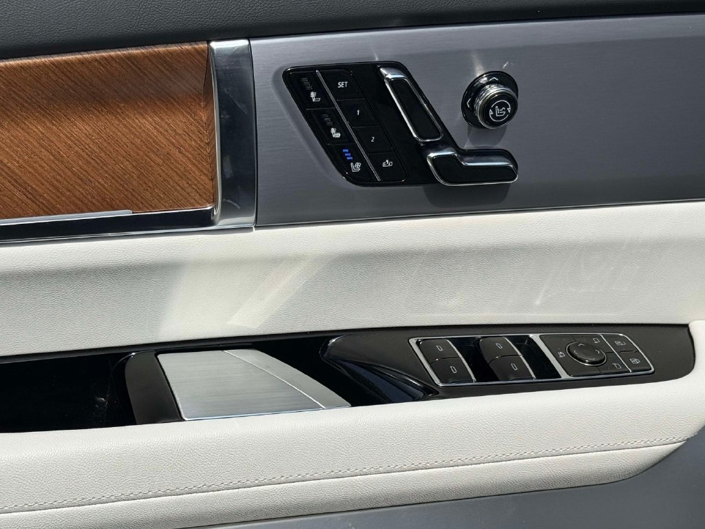 Certified 2026 Cadillac Vistiq Luxury AWD/4WD image 22