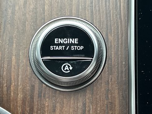 Certified 2025 Mercedes-Benz GLC 300 image 31