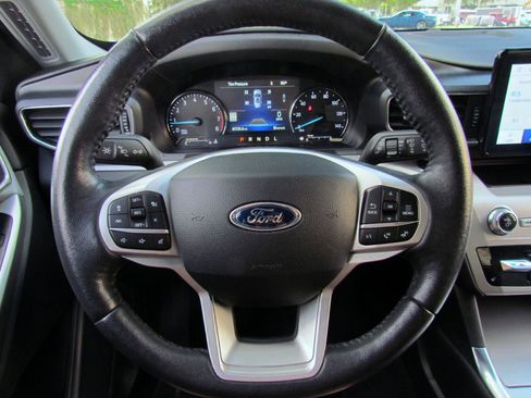 Used 2022 Ford Explorer XLT w/ Equipment Group 202A RWD image 15