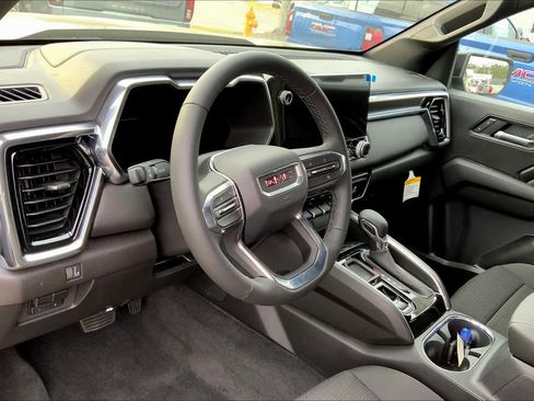 New 2025 GMC Canyon Elevation w/ Convenience Package image 8