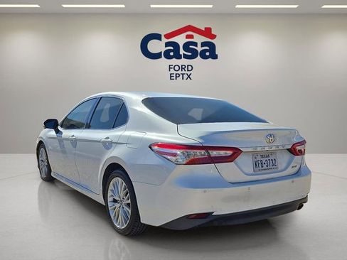 Used 2018 Toyota Camry LE image 4