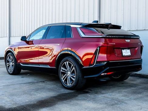 New 2026 Cadillac Lyriq Luxury image 3